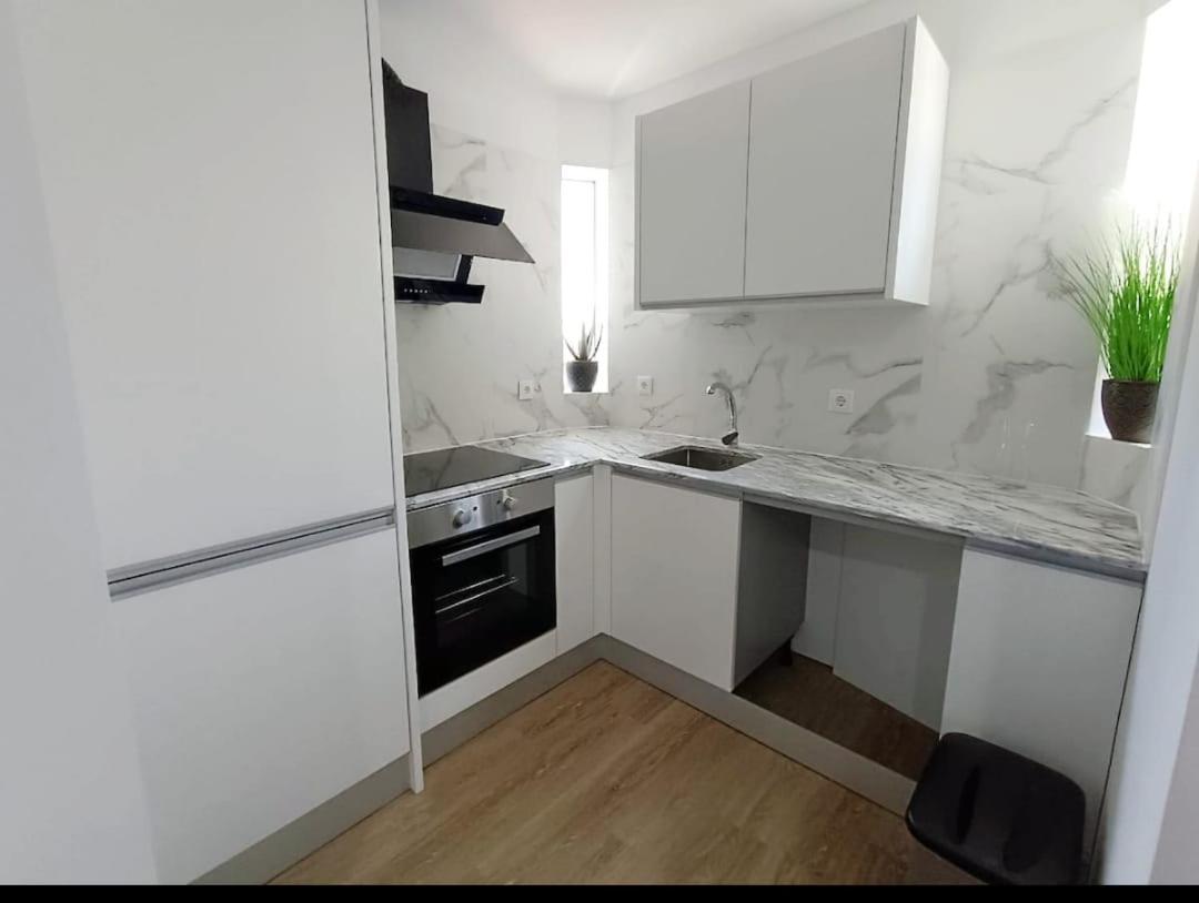 Camoes Appartments Порто Екстериор снимка